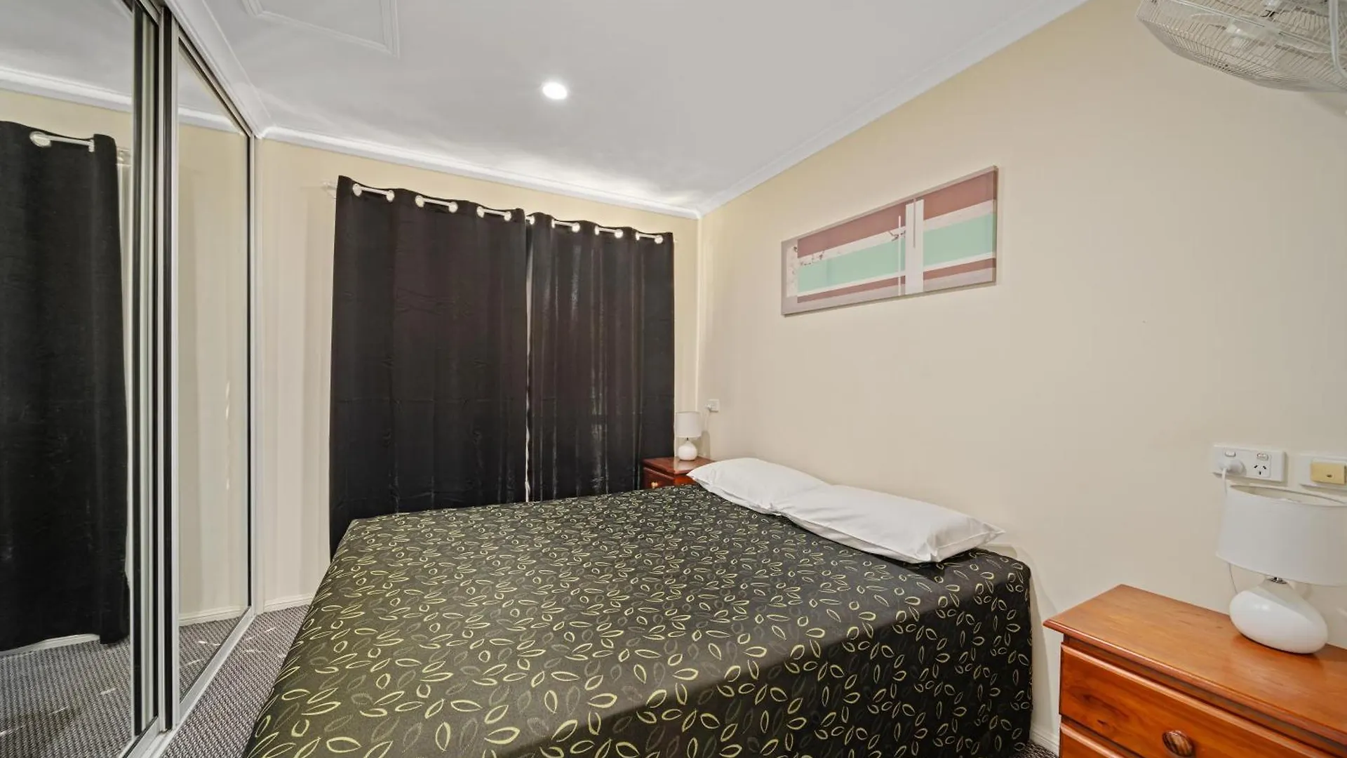 Emerald Motel Apartments Aparthotel